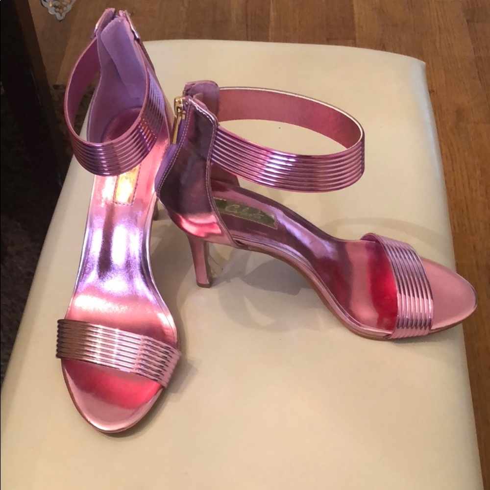 Gorgeous unique metallic sandals